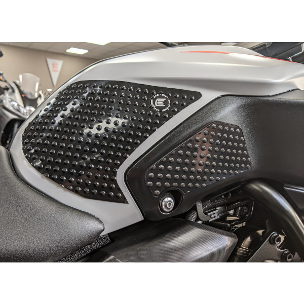 Eazi-Grip Eazi-Grip Yamaha MT-07 2018-2020 Black Tank Grips - EVO